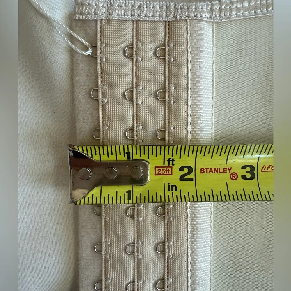 Women's Cream Corset - Picture 8 of 9